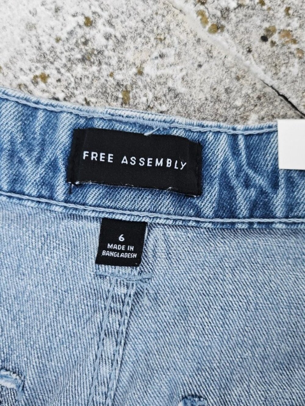 Free Assembly Women Jeans Sky Blue Indigo Wash Denim Carpenter Barrel Size 4 New - Picture 7 of 11